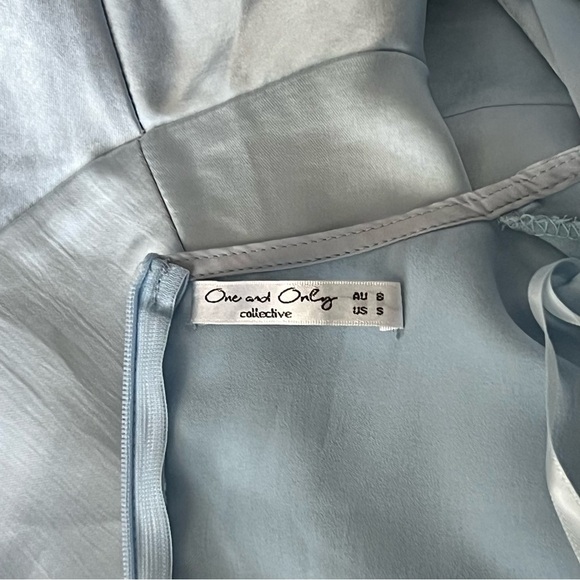 Blue Ruffled Mini Dress with Flutter Sleeves and V-Neck - Picture 7 of 11